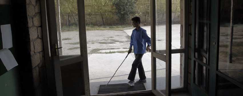 перестав бачити