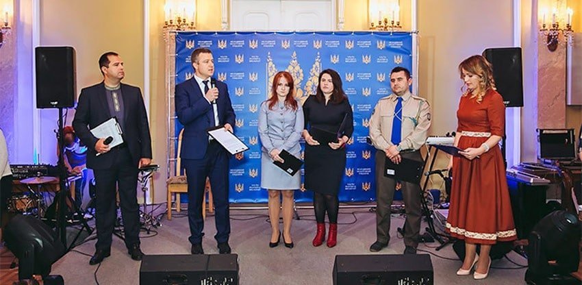 Молодіжний молитовний сніданок