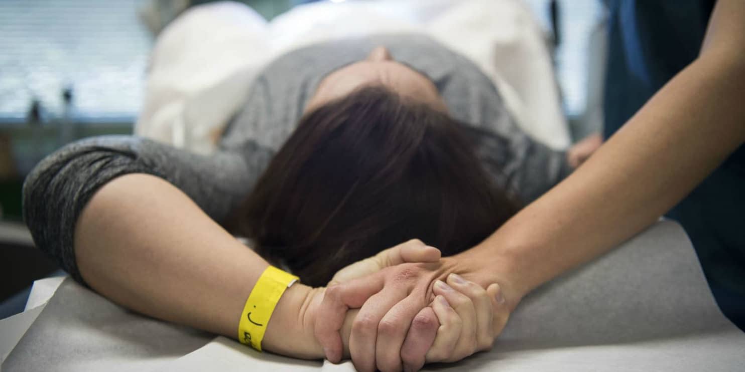 легалізовує аборти