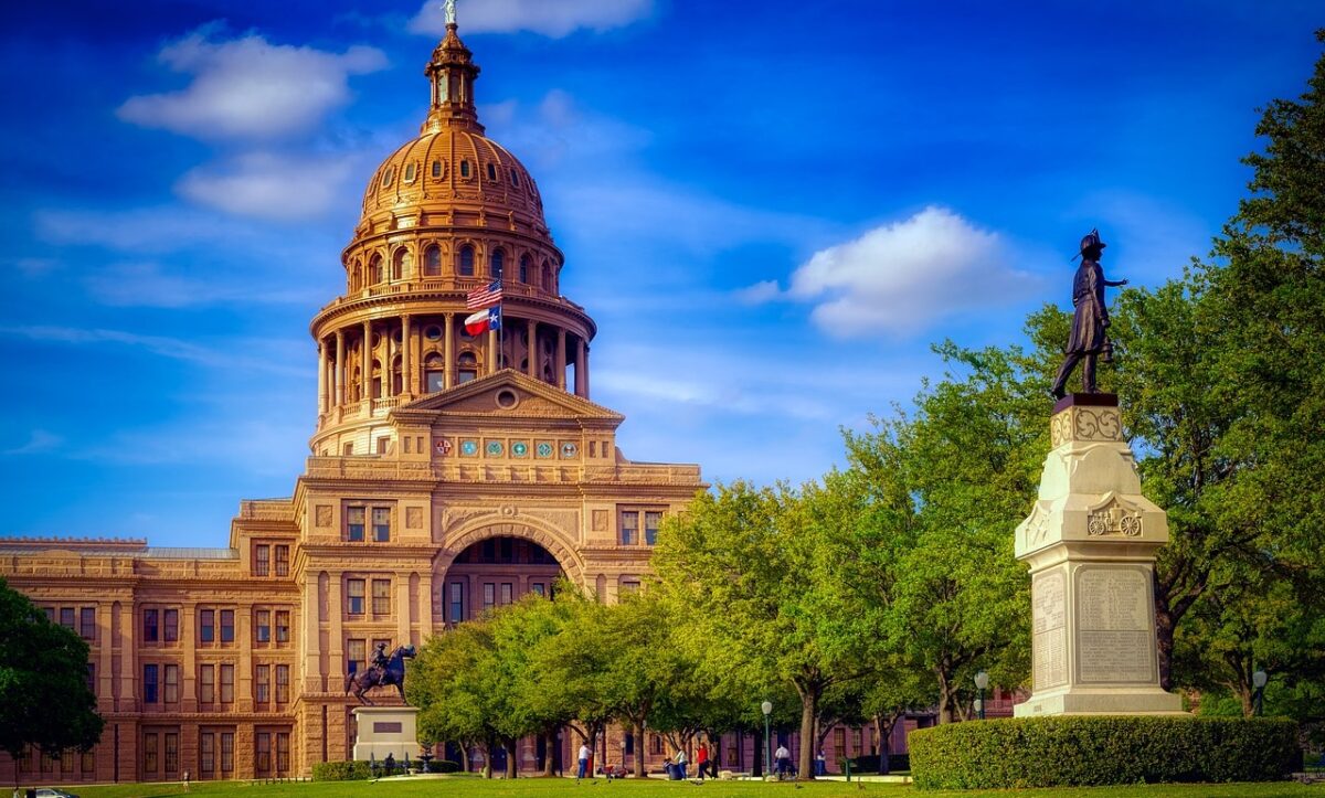 проводити аборти