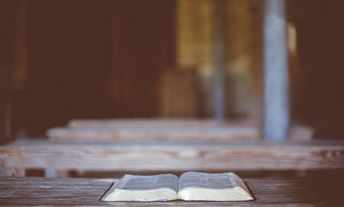 Біблія має впливати