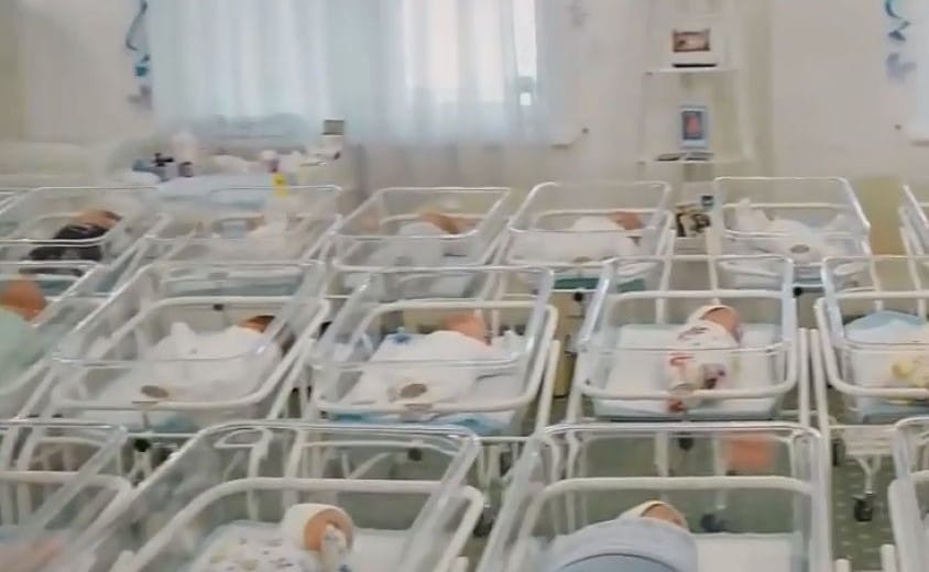 сурогатне материнство