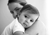 усиновлення