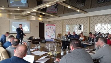 круглий стіл