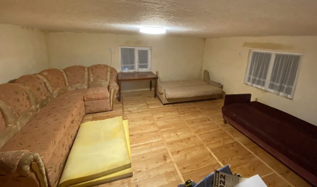 побудували будинок