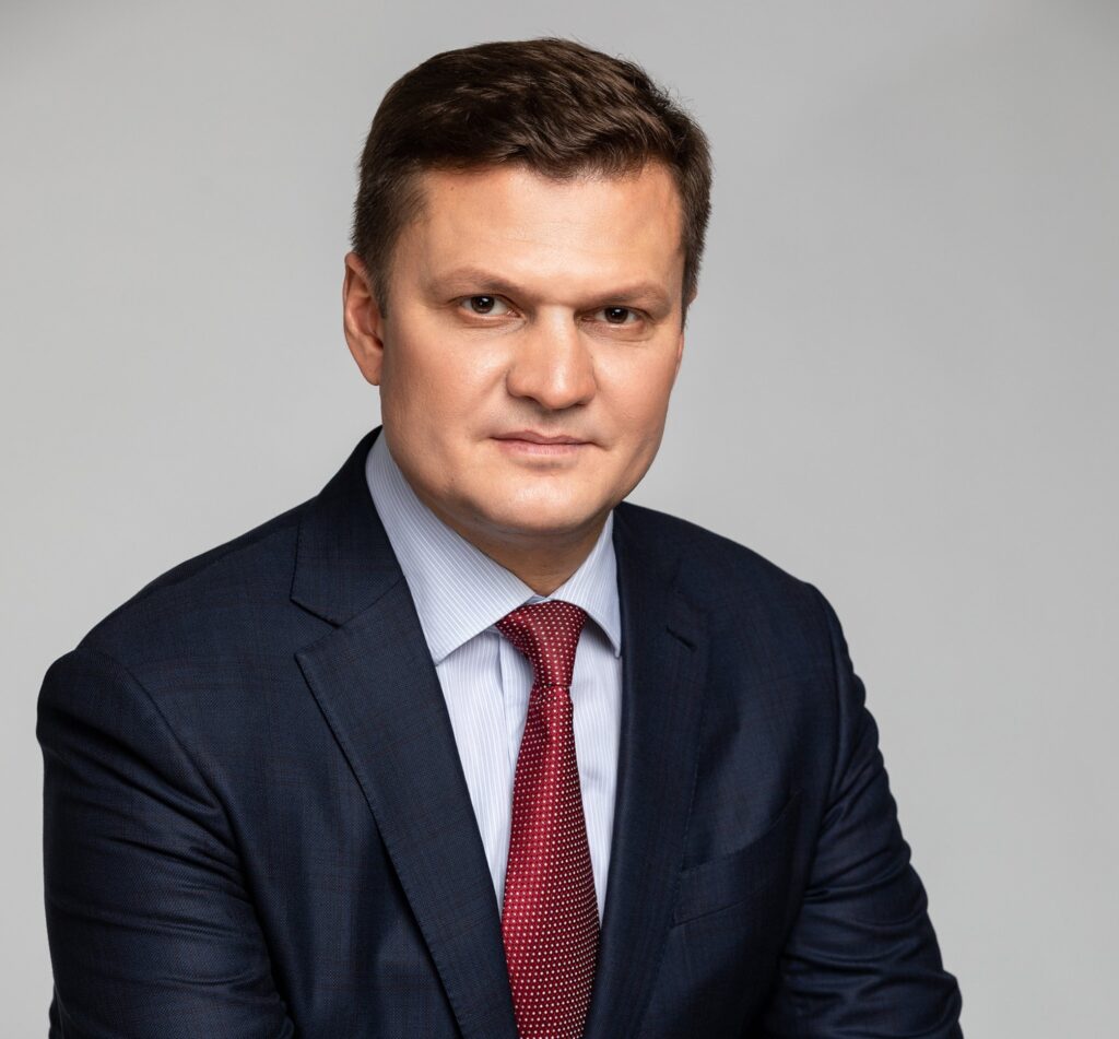 17 день війни: російський танк переїхав автомобіль, мародерство загарбників та «референдум» для створення Херсонської народної республіки