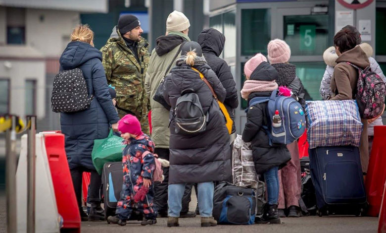 людей покинуло Україну
