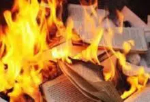 тысячи сожженных Библий