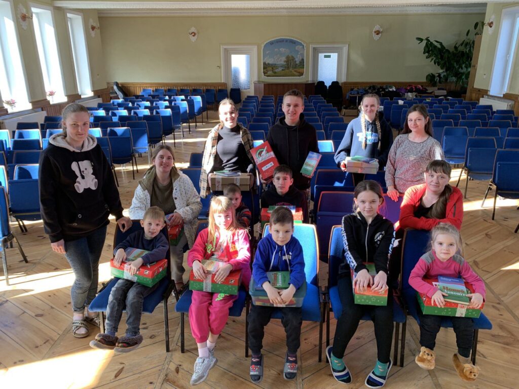 Тернопільщина: поки Кременецька церква служить переселенцям, у Тернополі лунає молитва за Україну під час святкування Дня сім’ї