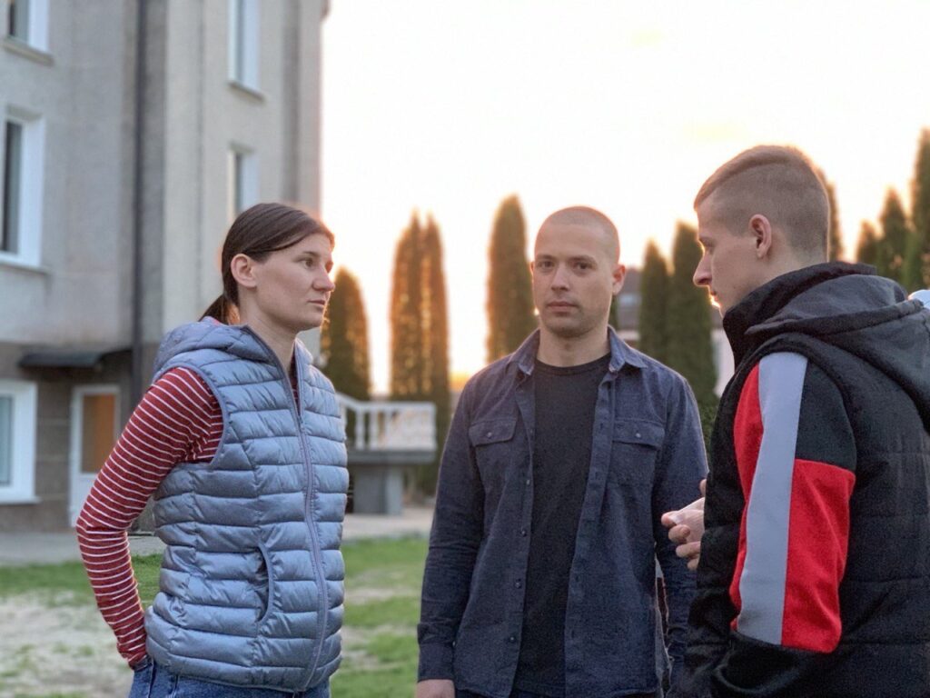 Тернопільщина: поки Кременецька церква служить переселенцям, у Тернополі лунає молитва за Україну під час святкування Дня сім’ї