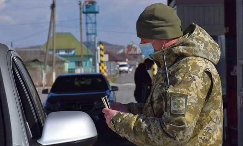 виїхати за кордон