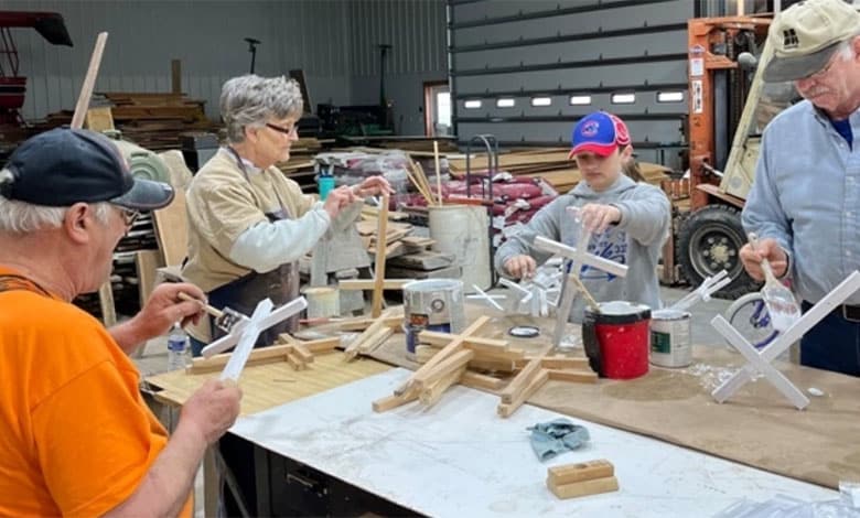 сотні дерев'яних хрестів