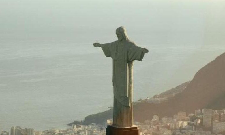 статуя Ісуса Христа