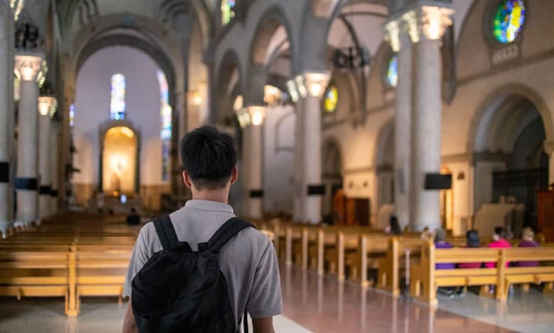 не відвідують церкву