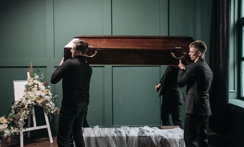 мертвим тілом