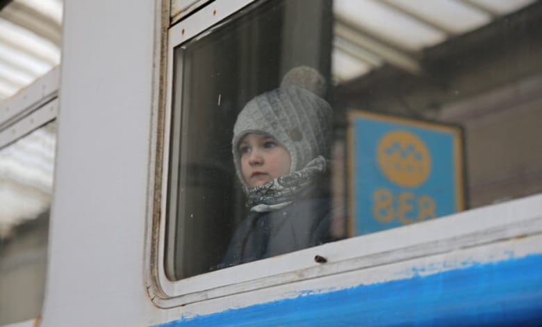 потоку біженців з України