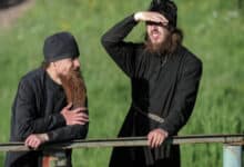 призвати священнослужителів