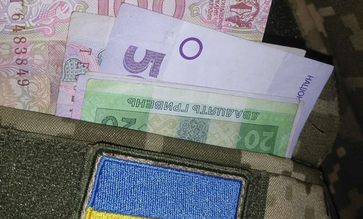 як багато підтримують волонтерів.