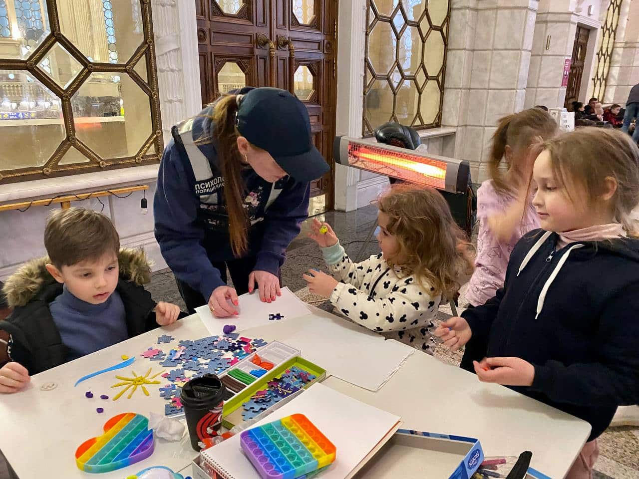 Капелан та волонтерка з Києва: «Найважливіша наша справа − вислухати людей»