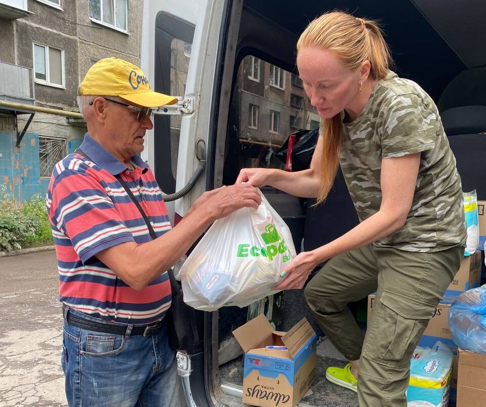 Капелан та волонтерка з Києва: «Найважливіша наша справа − вислухати людей»