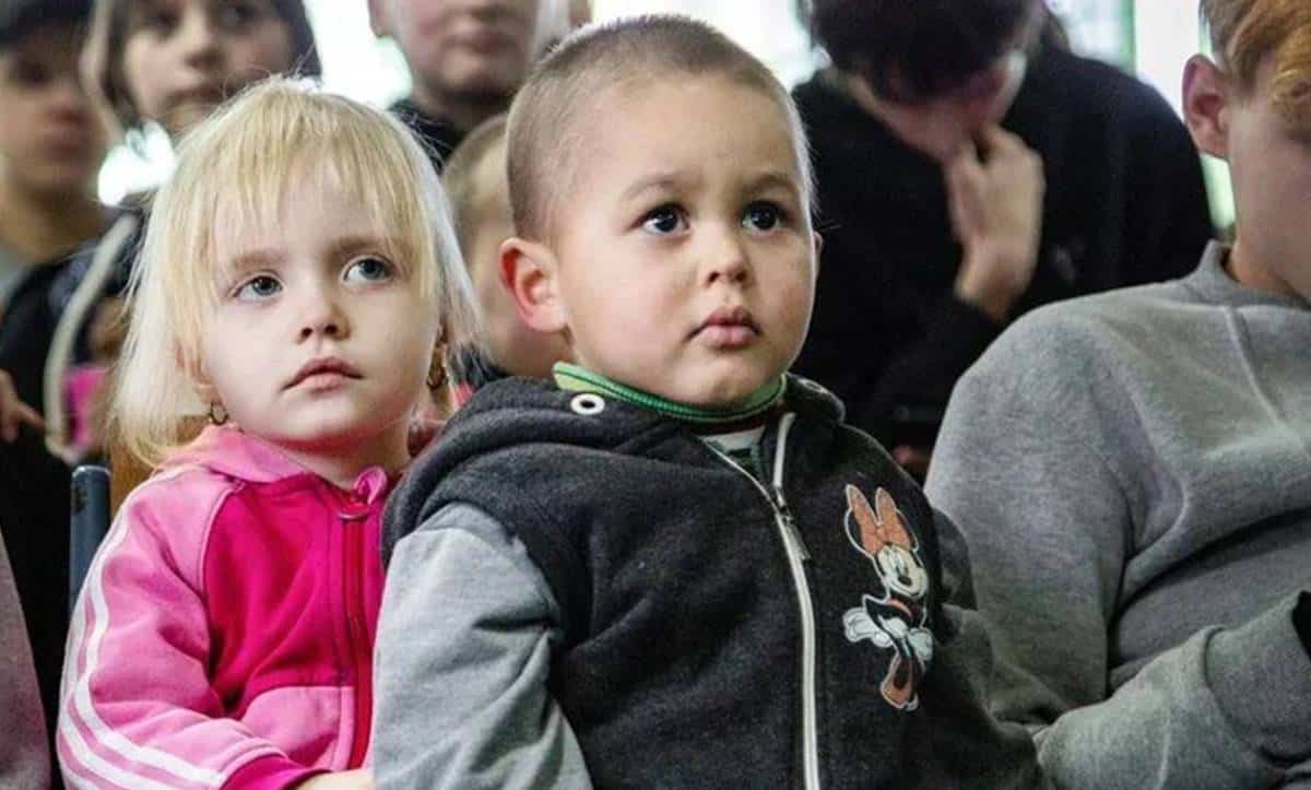 депортують дітей