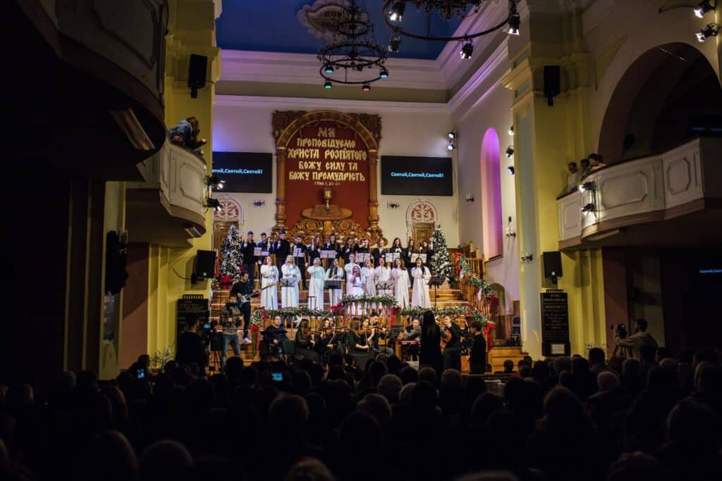 Львівська баптистська церква провела благодійний різдвяний концерт для українців