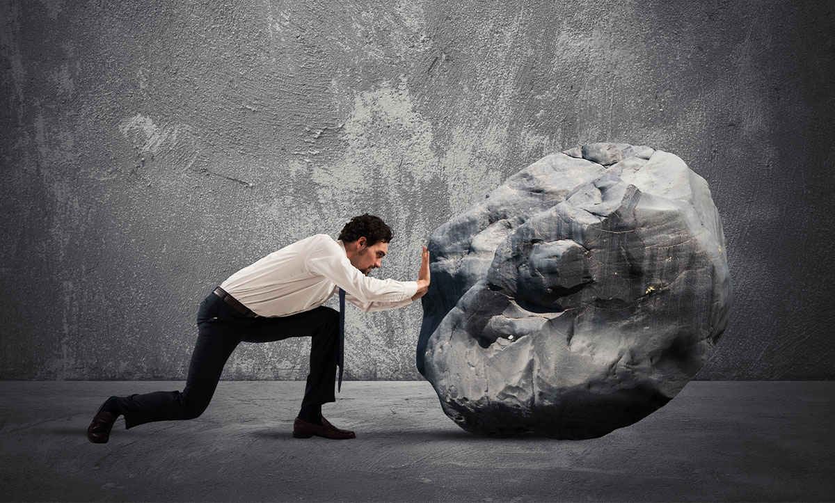 штовхав той камінь