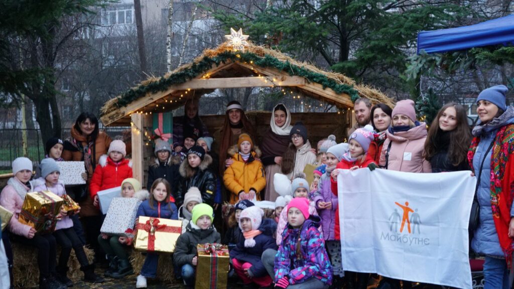 На благодійному ярмарку в Ужгороді християни зібрали 100 тис. грн для дітей-переселенців