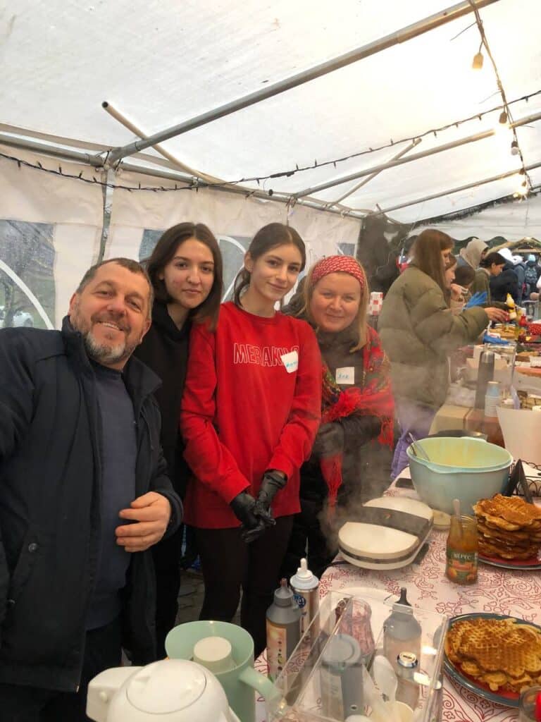 На благодійному ярмарку в Ужгороді християни зібрали 100 тис. грн для дітей-переселенців