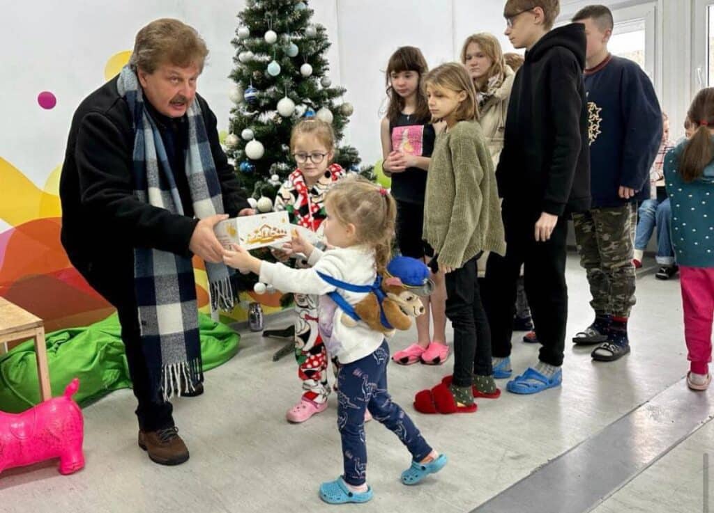 Президент християнської організації «Місія Євразія» подарував генератор громаді Ірпеня