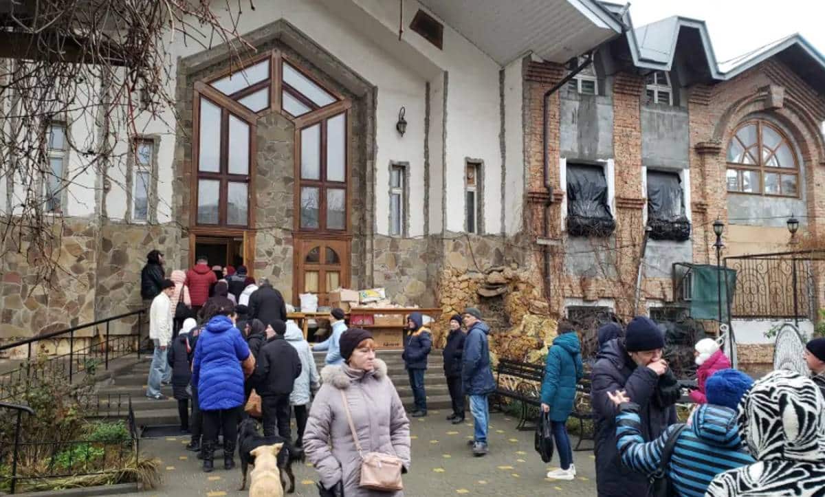 як в Херсоні церкви допомагають людям