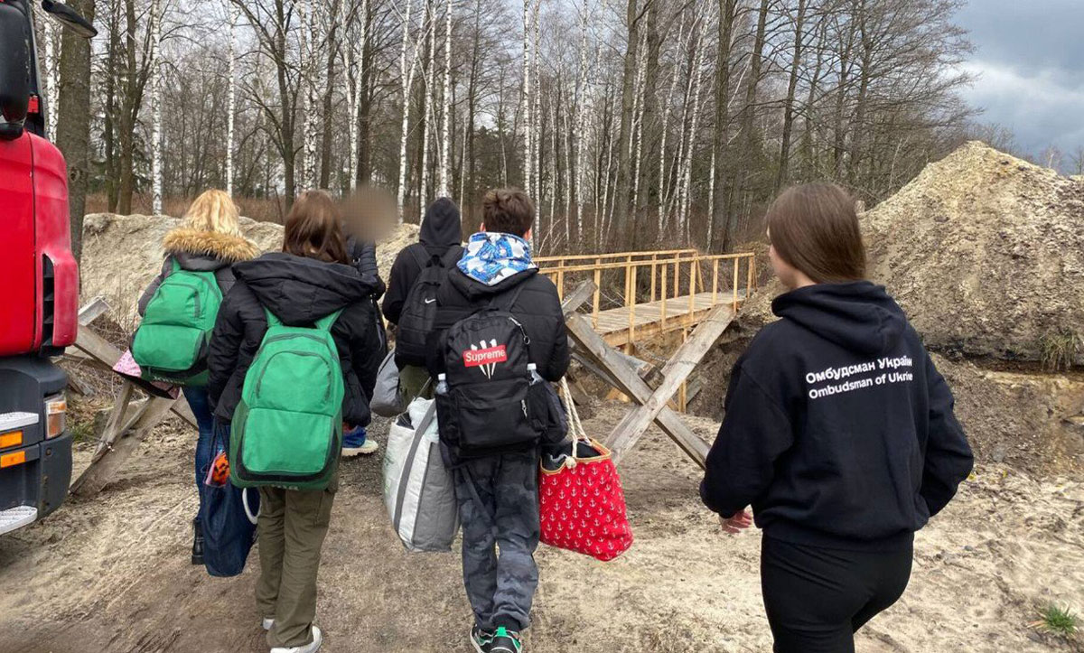 Повернення 15 дітей до України