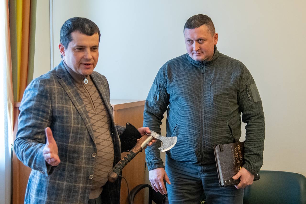 Валерій Залужний відзначив іноземних благодійників фонду «Добра справа» за сприяння війську