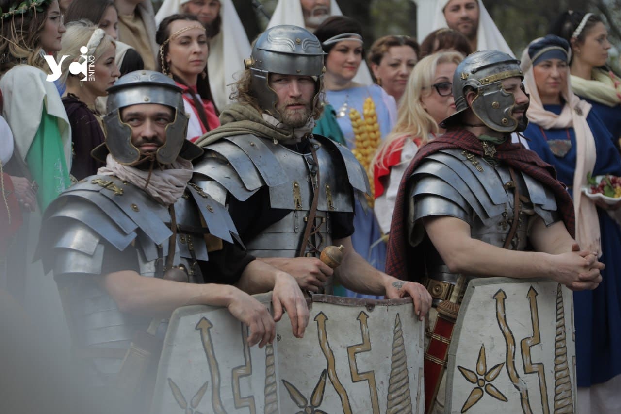 реконструкція Великодньої історії