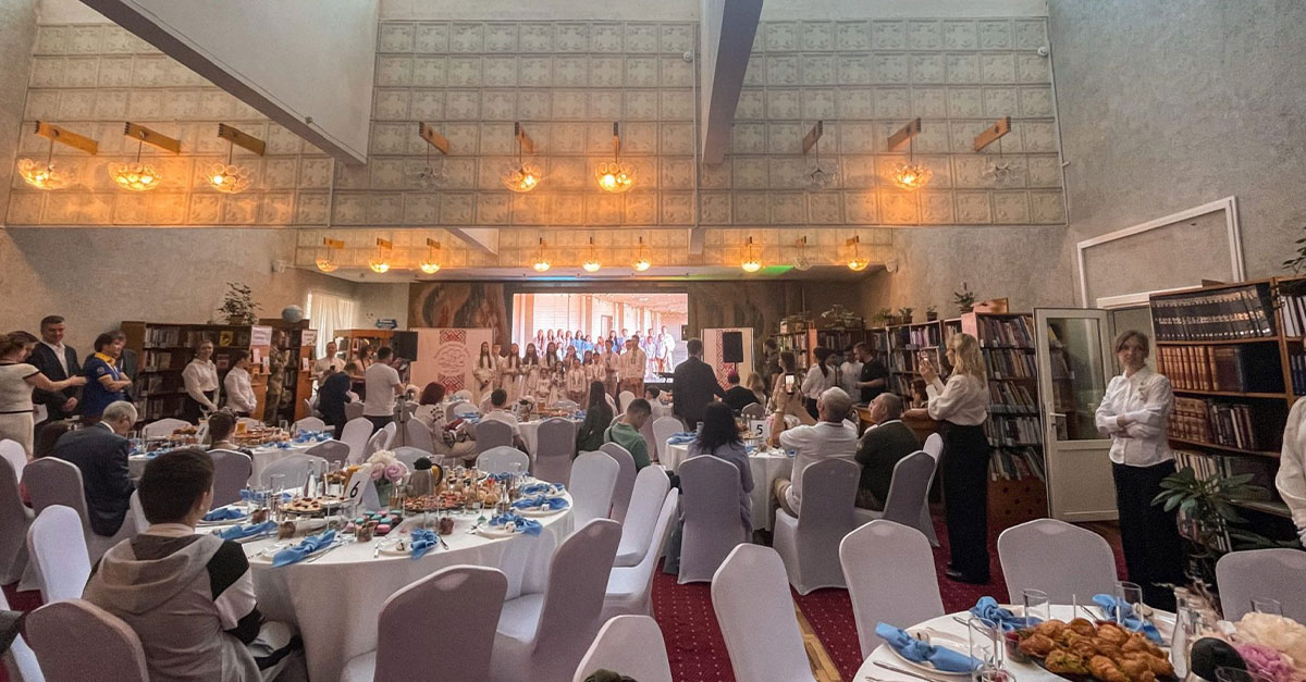 Перший дитячий бібліотечний молитовний сніданок