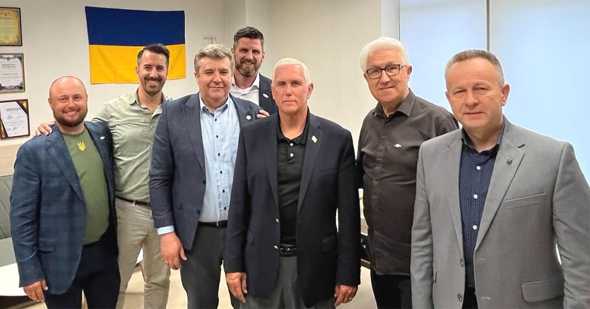 Майк Пенс в Україні