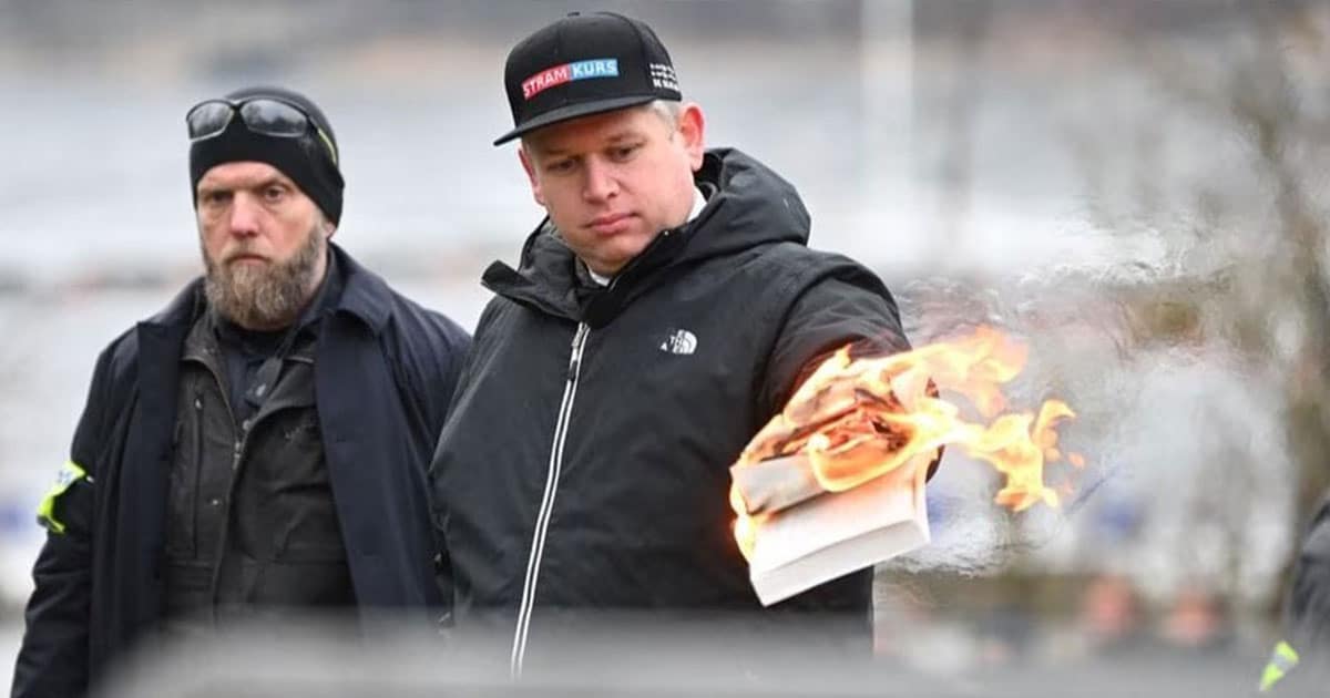 осквернення релігійних символів