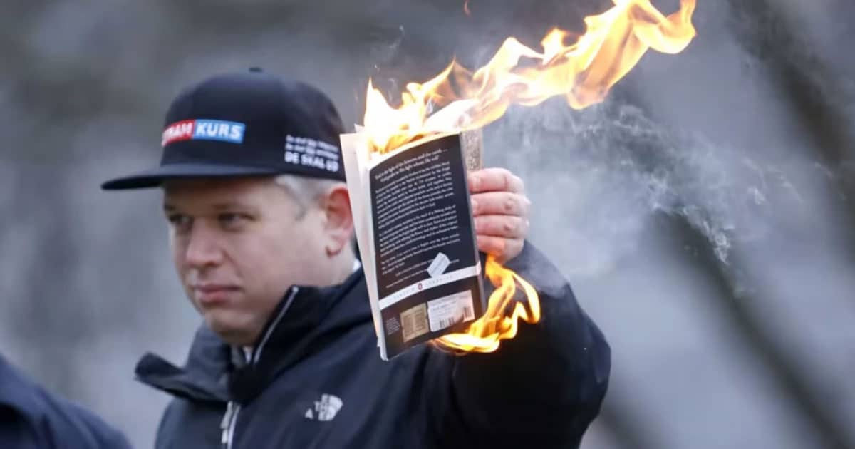 спалювання Корану