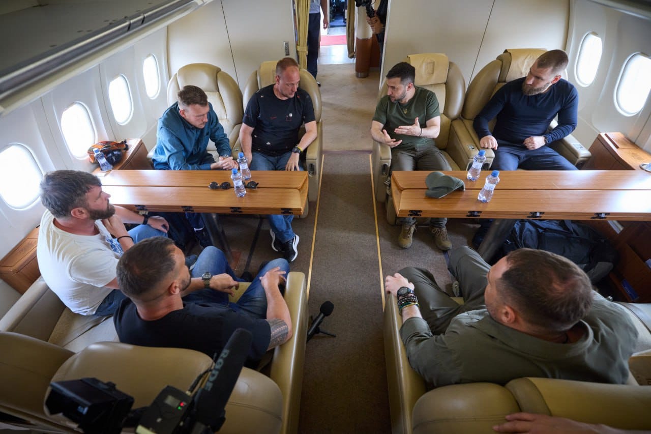 Україна повернула з Туреччини командирів з Азовсталі, які перебували там після російського полону