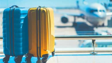 за кордоном перебуває