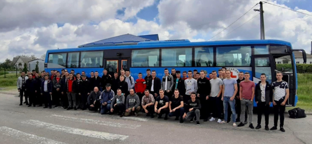 Після загибелі сина продовжує волонтерити: історія Юрія Глабця з Рівненщини