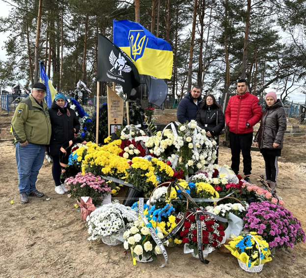 Після загибелі сина продовжує волонтерити: історія Юрія Глабця з Рівненщини