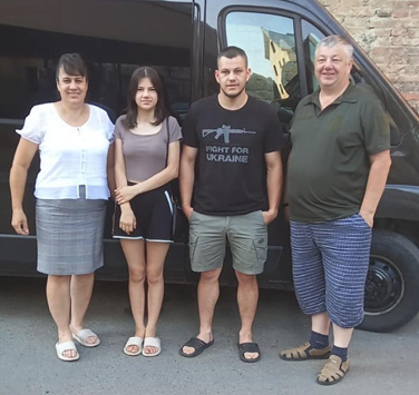 Після загибелі сина продовжує волонтерити: історія Юрія Глабця з Рівненщини