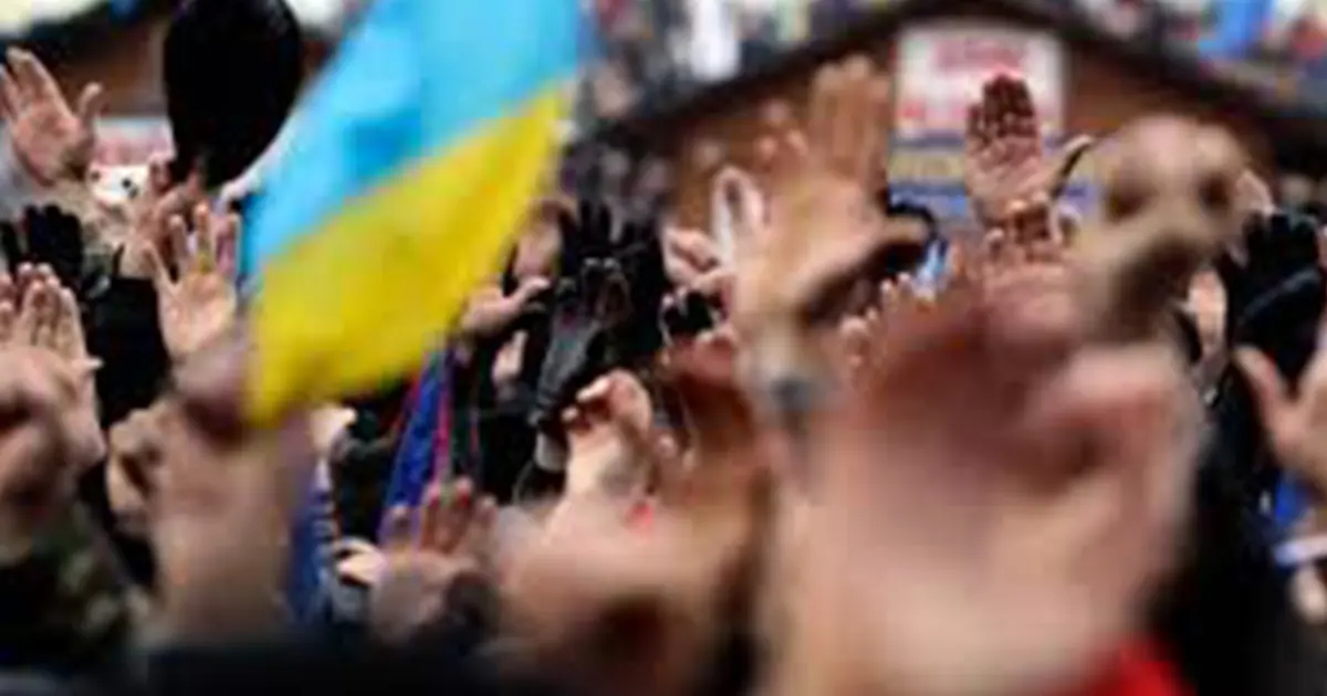 Зниження Довіри до Влади та Церкви