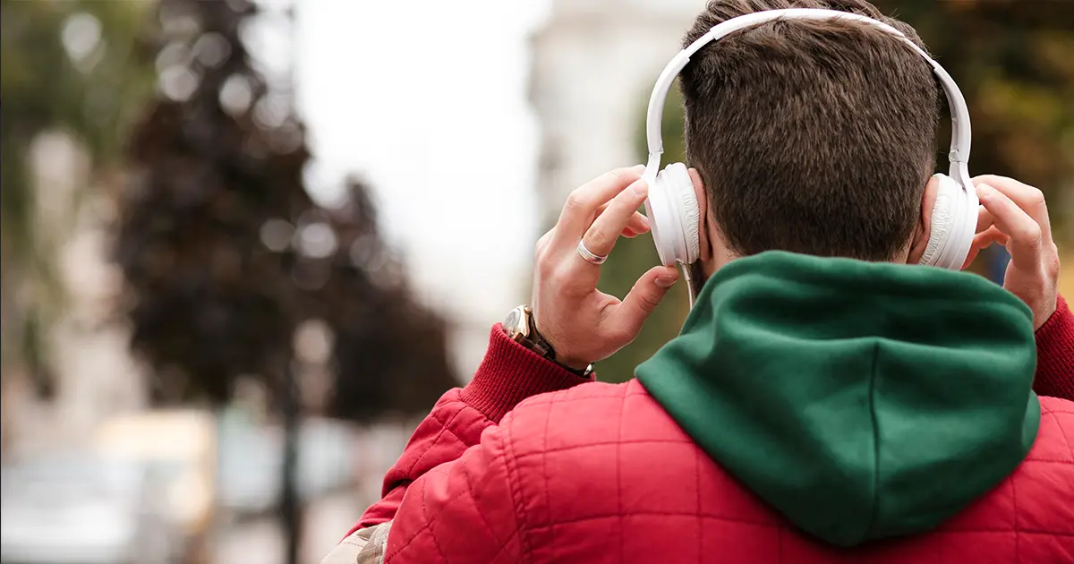 втрата слуху через навушники