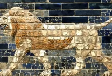 рхеологи досліджують давні цеглини Вавилонських воріт Іштар