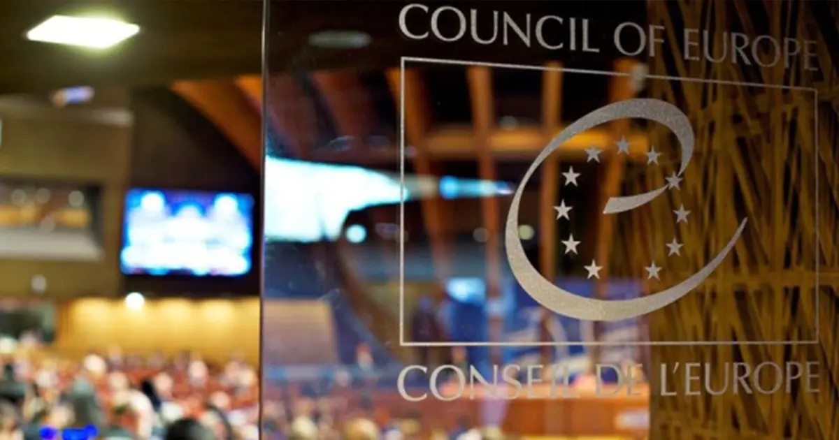 дебати про українських дітей у Парижі"