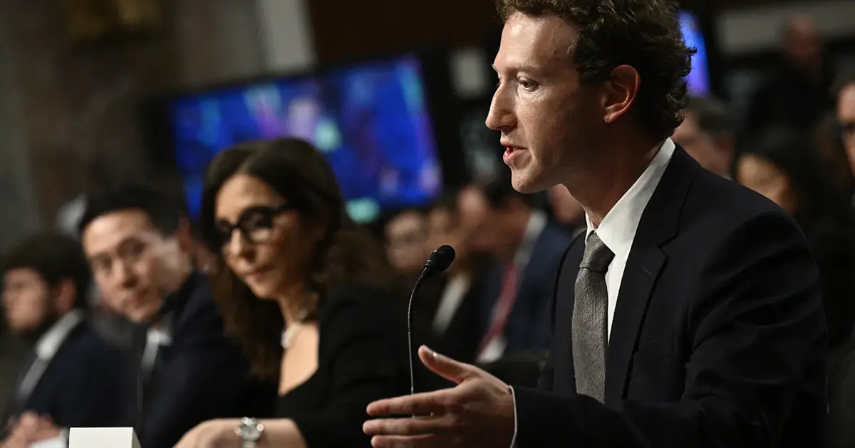 Марк Цукерберг виступає на слуханнях у Сенаті