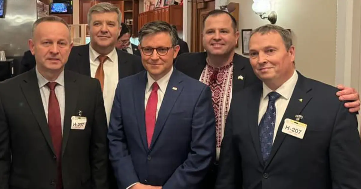 Українські релігійні лідери на зустрічі зі спікером Майком Джонсоном у Вашингтоні