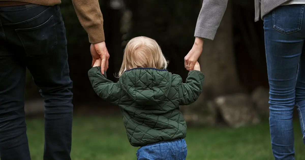 Усиновлення в Україні